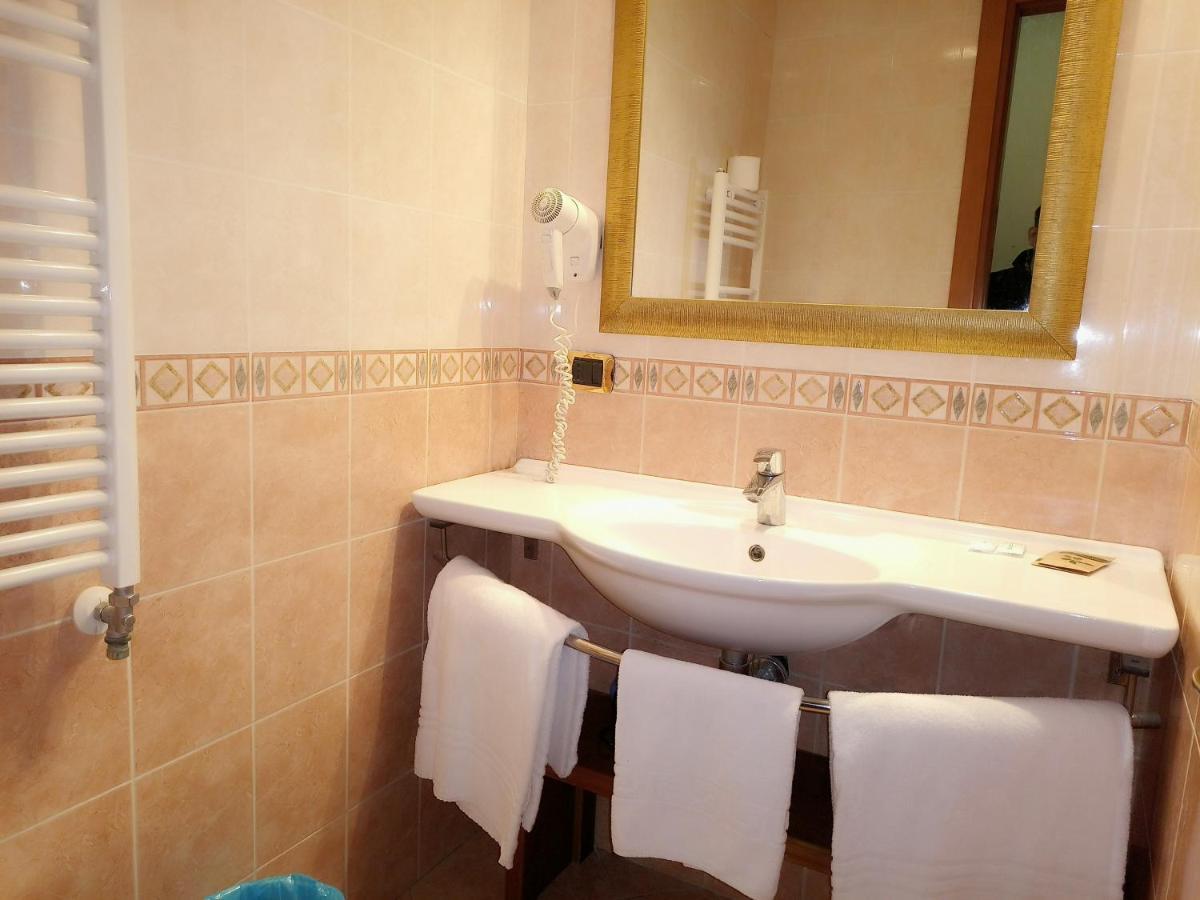 Hotel Positano โรม ภายนอก รูปภาพ